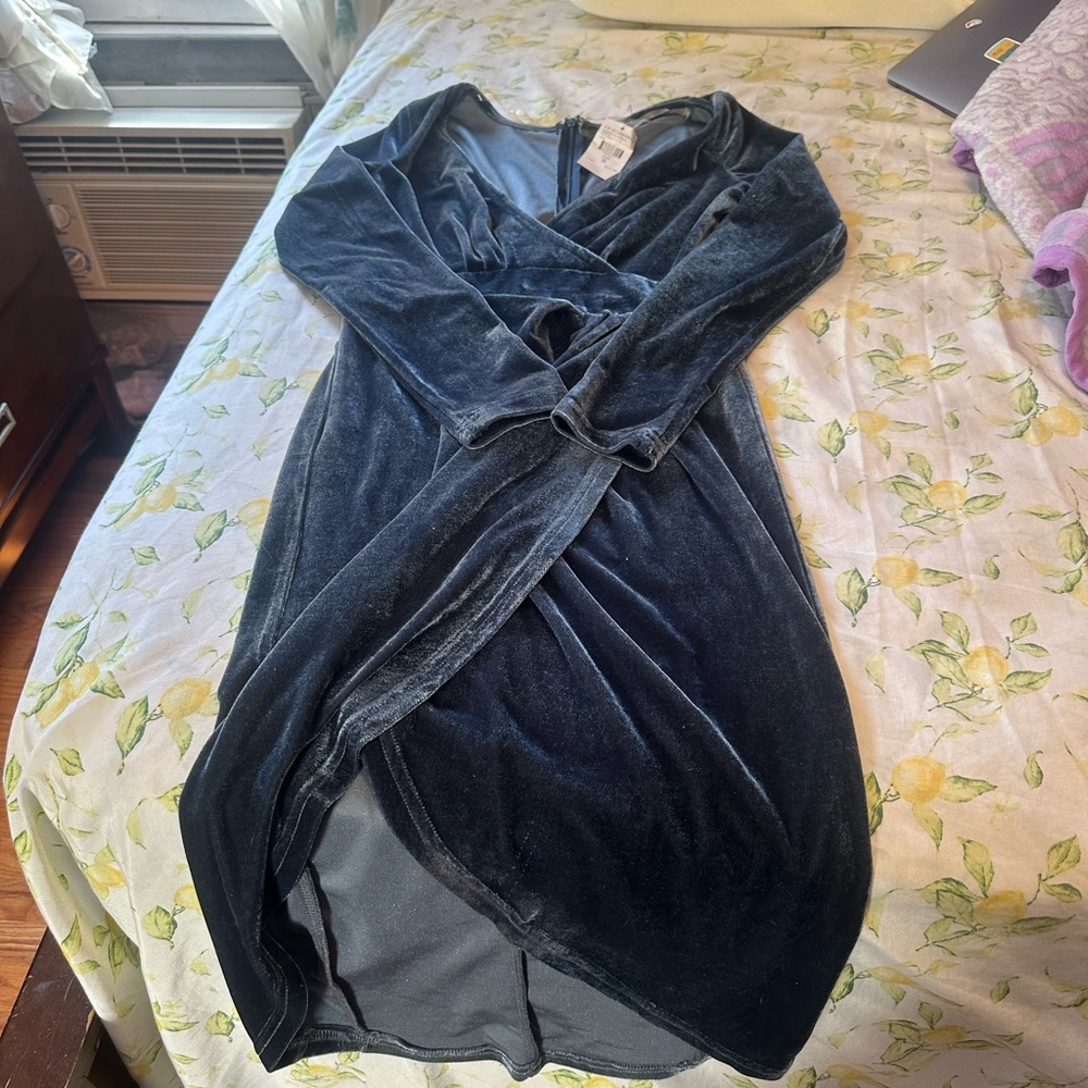 Never worn!!!!